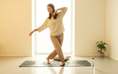 Move Into Awareness: Mindful Movement for Body Wisdom, Emotional Regulation, and Ease